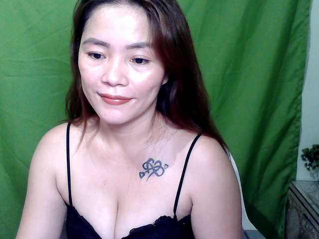 Wildhotsinglemom69's BongaCams show and profile