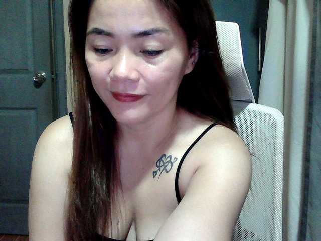 Wildhotsinglemom69's BongaCams show and profile