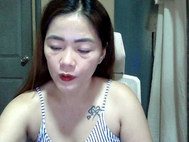 Wildhotsinglemom69 from BongaCams is Freechat