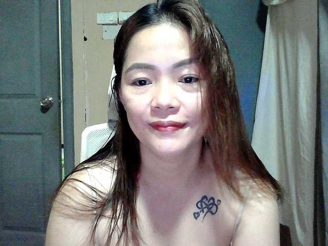 Wildhotsinglemom69's BongaCams show and profile