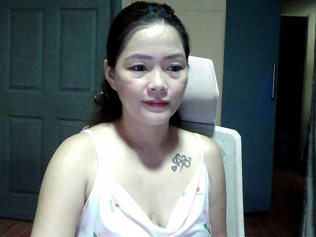 Wildhotsinglemom69 — hi welcome to my room.. :) if you join me will you will be satisfied and enjoy :)