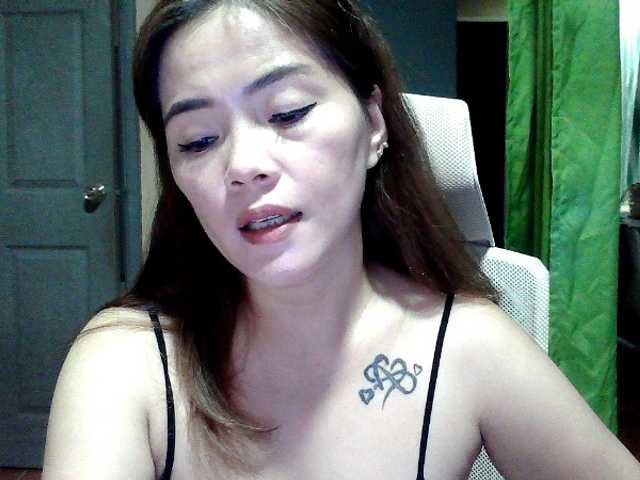 Wildhotsinglemom69 from BongaCams is Freechat