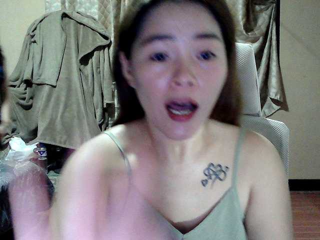 Wildhotsinglemom69's BongaCams show and profile