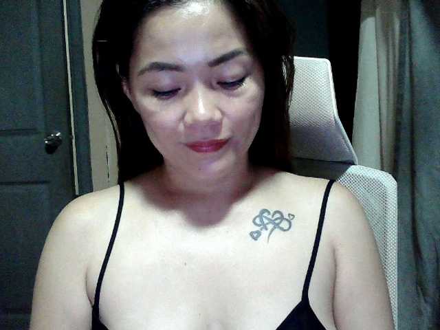 Wildhotsinglemom69's BongaCams show and profile