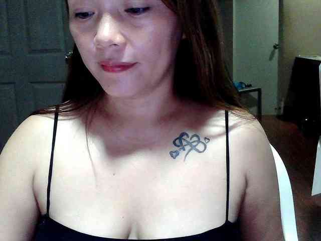 Wildhotsinglemom69 webcam