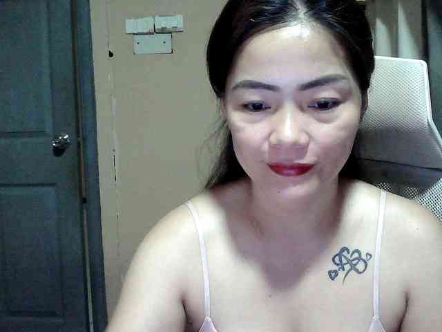 Wildhotsinglemom69 webcam