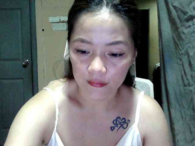 Wildhotsinglemom69 webcam