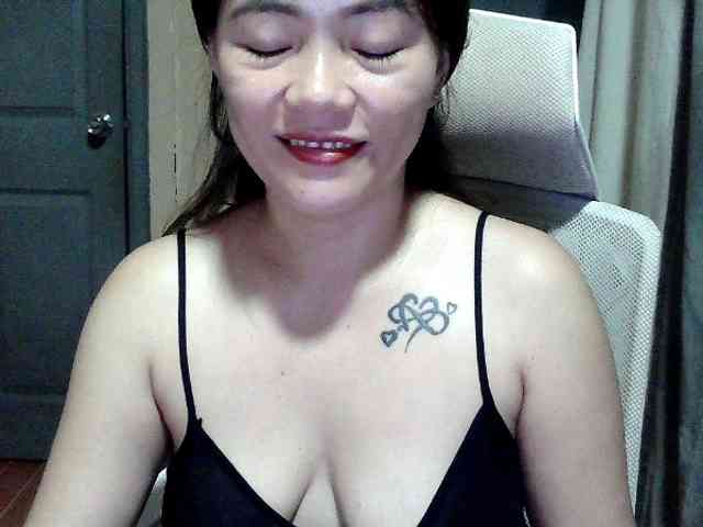 Wildhotsinglemom69 webcam