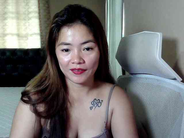 Wildhotsinglemom69 webcam