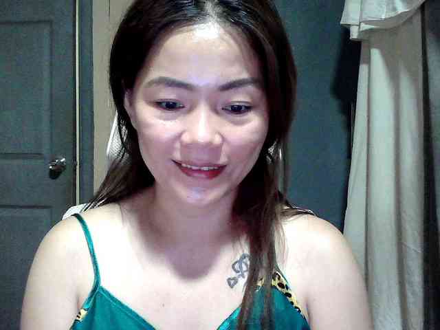 Wildhotsinglemom69 webcam