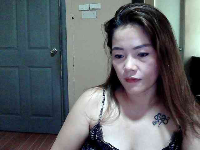 Wildhotsinglemom69 webcam