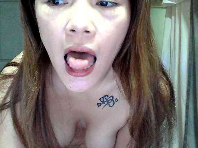 Wildhotsinglemom69 webcam