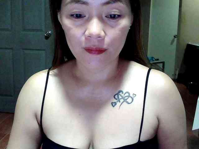 Wildhotsinglemom69 webcam