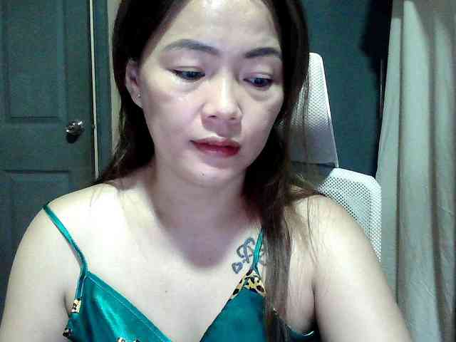 Wildhotsinglemom69 webcam