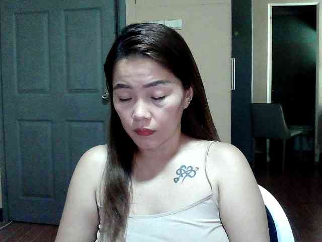 Wildhotsinglemom69 webcam