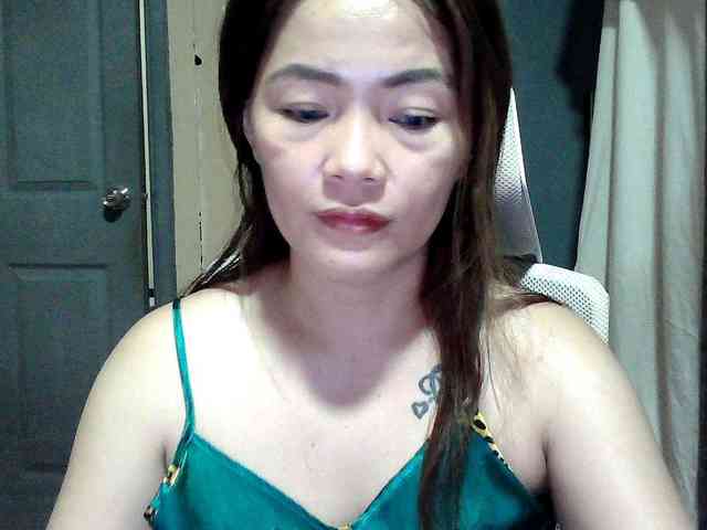 Wildhotsinglemom69 webcam