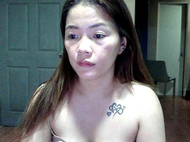 Wildhotsinglemom69 webcam