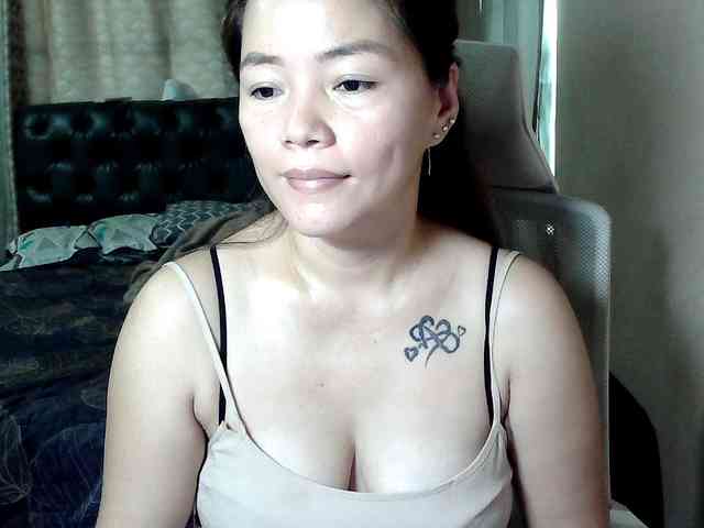 Wildhotsinglemom69 webcam