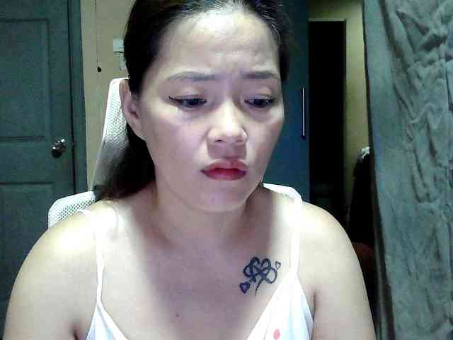 Wildhotsinglemom69 webcam