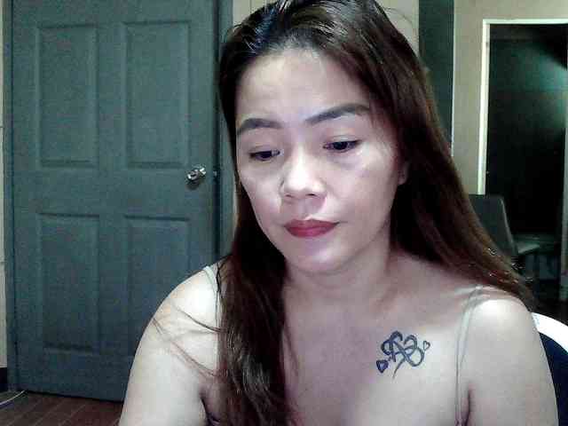 Wildhotsinglemom69 webcam