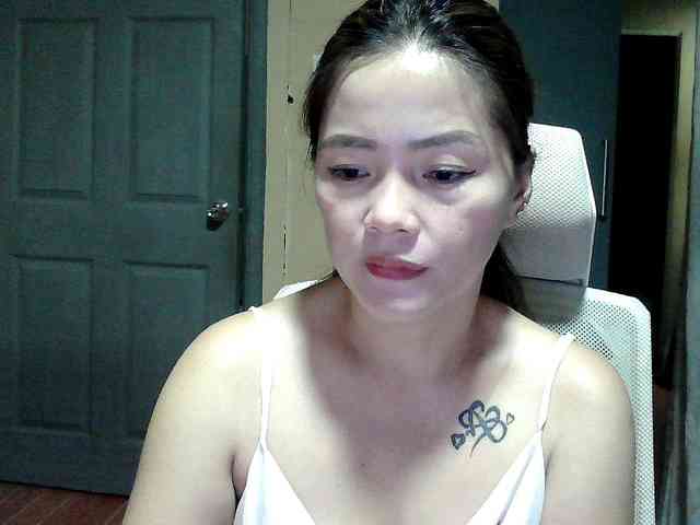 Wildhotsinglemom69 webcam