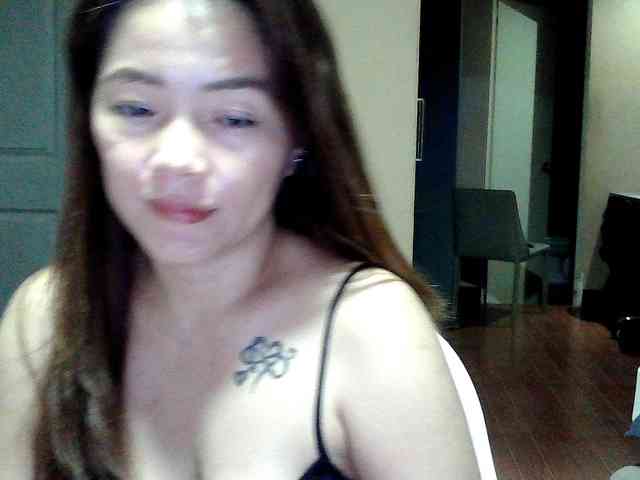 Wildhotsinglemom69 webcam