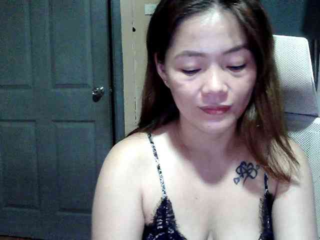 Wildhotsinglemom69 webcam