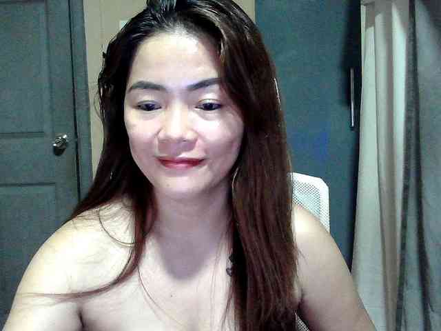 Wildhotsinglemom69 webcam