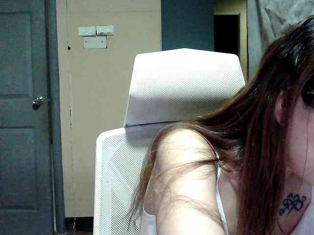 Wildhotsinglemom69 webcam