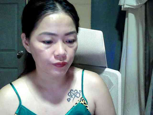 Wildhotsinglemom69 webcam