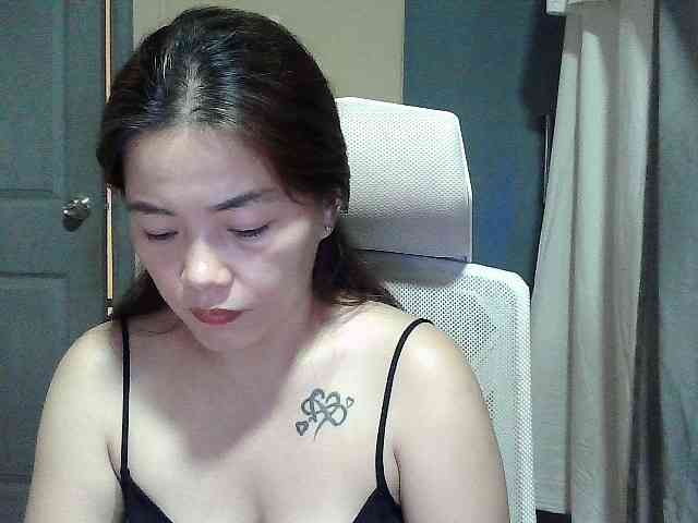 Wildhotsinglemom69 webcam