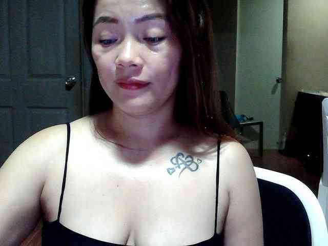 Wildhotsinglemom69 webcam