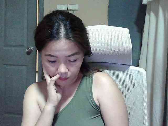 Wildhotsinglemom69 webcam