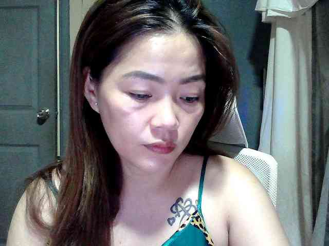 Wildhotsinglemom69 webcam