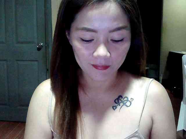 Wildhotsinglemom69 webcam