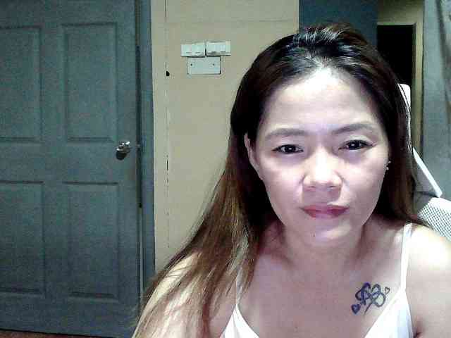 Wildhotsinglemom69 webcam