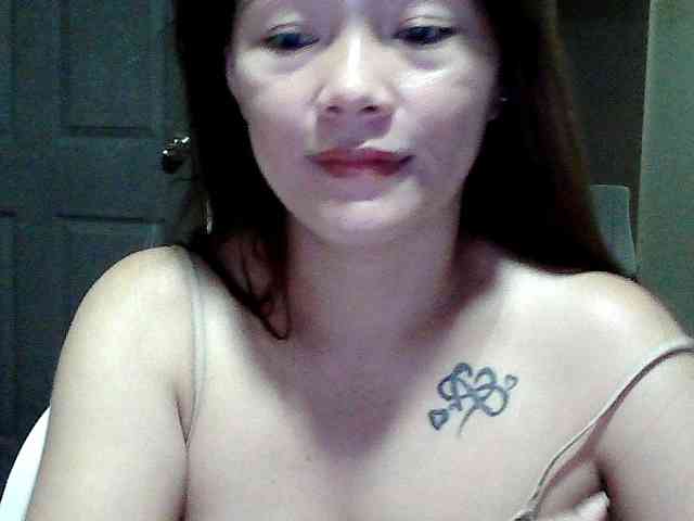 Wildhotsinglemom69 webcam