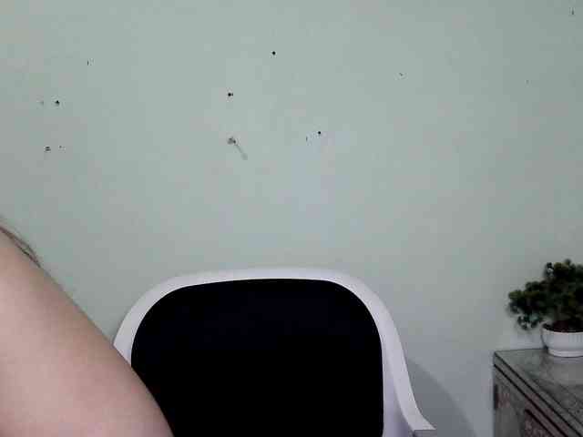 Wildhotsinglemom69 webcam