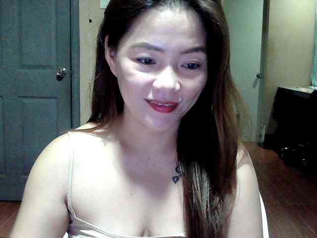 Wildhotsinglemom69 webcam