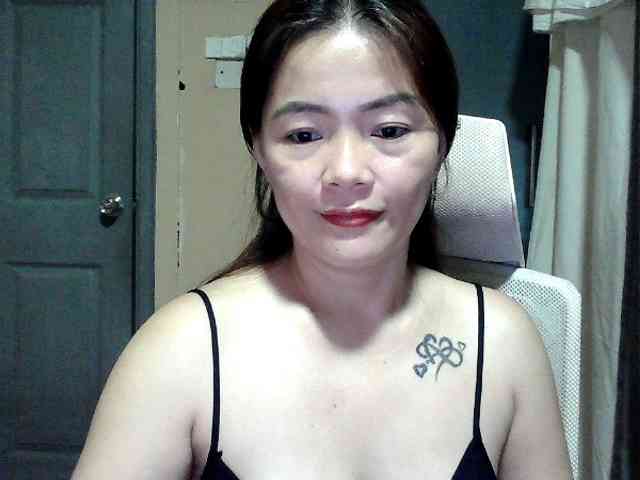 Wildhotsinglemom69 webcam