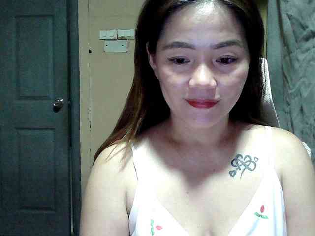 Wildhotsinglemom69 webcam