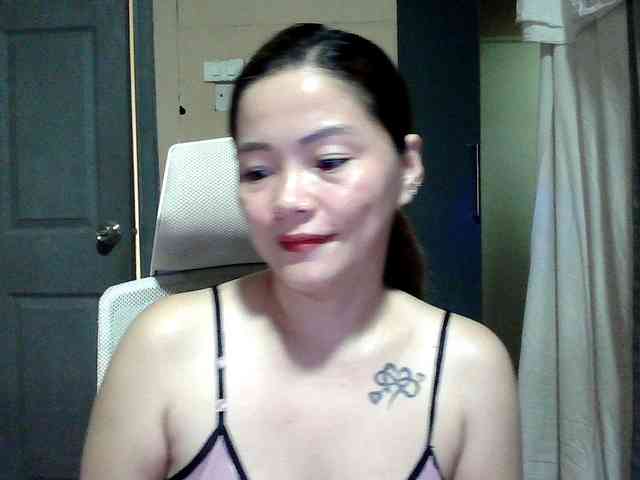 Wildhotsinglemom69 webcam