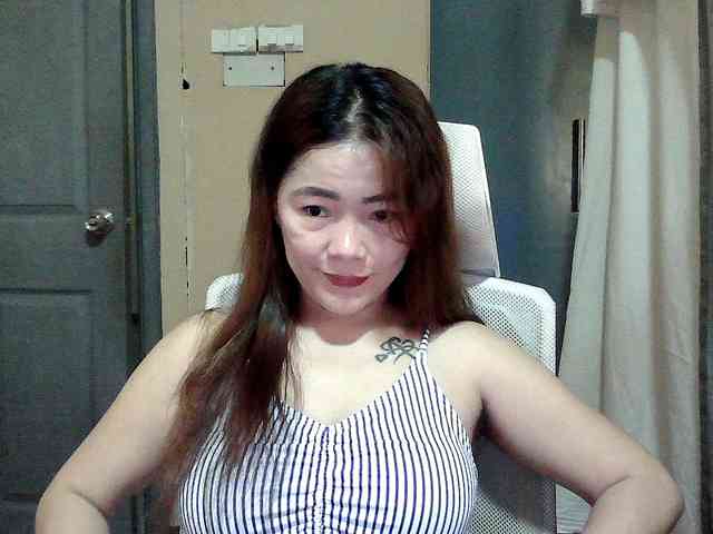 Wildhotsinglemom69 webcam