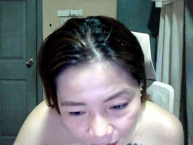 Wildhotsinglemom69 webcam