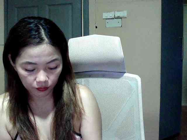 Wildhotsinglemom69 webcam