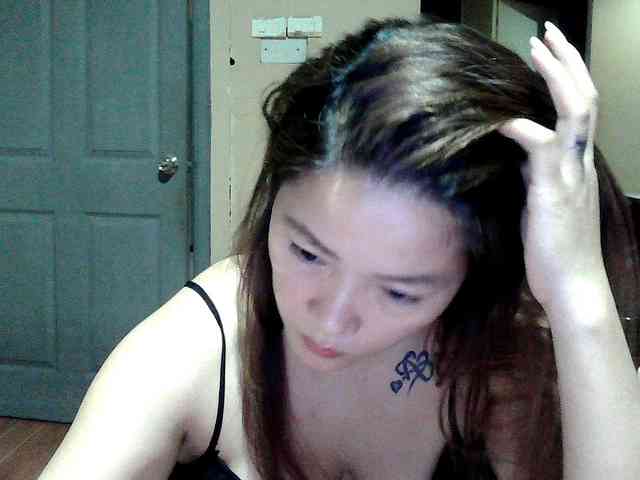 Wildhotsinglemom69 webcam