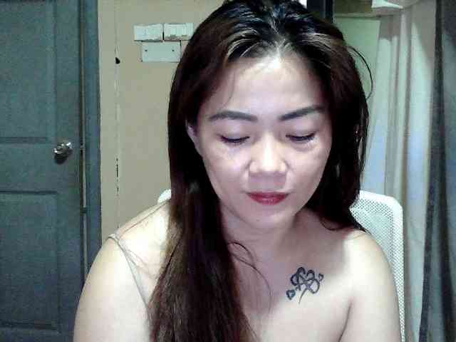 Wildhotsinglemom69 webcam