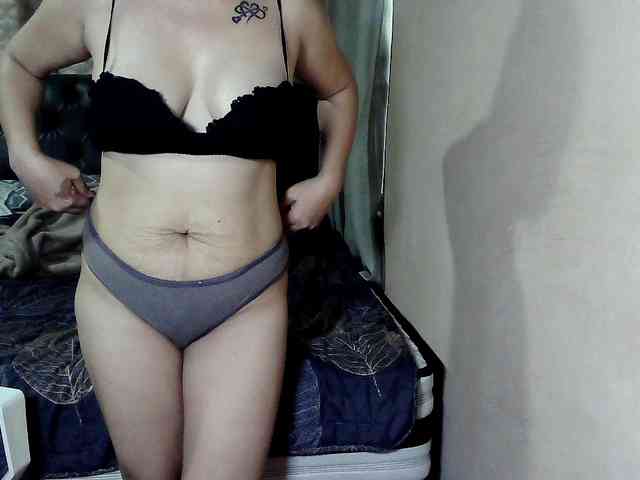 Wildhotsinglemom69 webcam