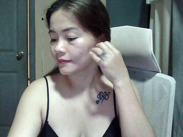 Wildhotsinglemom69 webcam