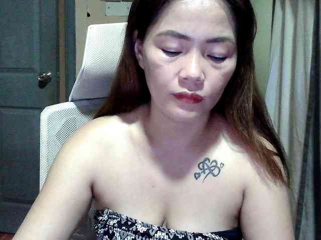 Wildhotsinglemom69 webcam